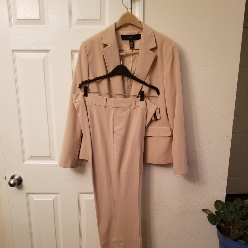 Pant suit